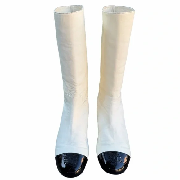 Chanel CC Cap Toe Boots White Black Leather Size 38 - Picture 3 of 16
